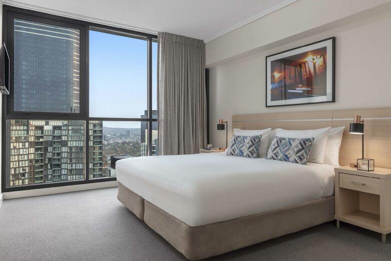 Hotel Oaks Charlotte Towers