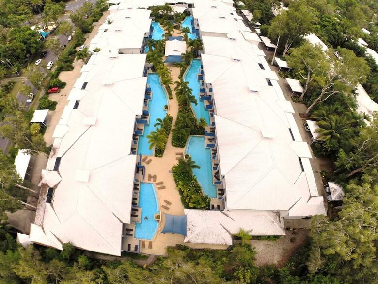 Hotel Oaks Lagoons