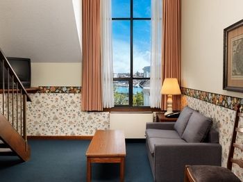 Huntingdon Hotel & Suites On The Harbour