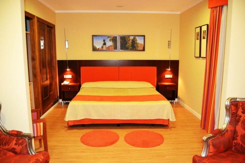 Hotel El Carmen (puente Genil)