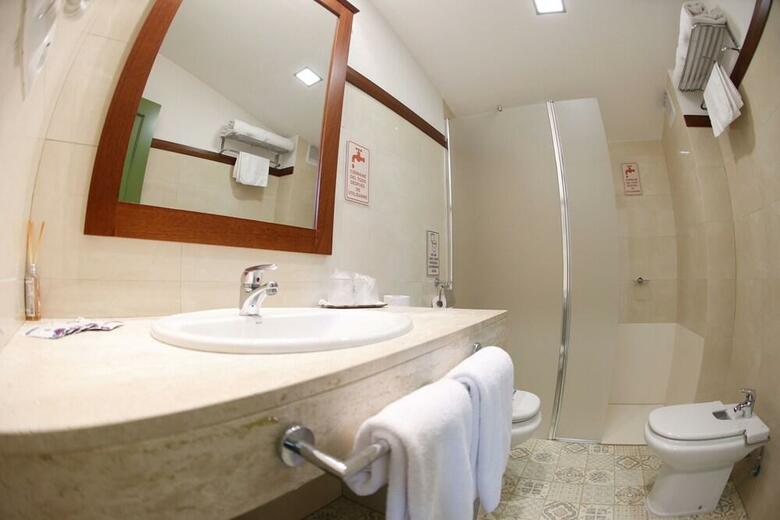 Hotel El Carmen (puente Genil)