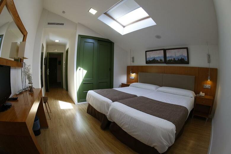 Hotel El Carmen (puente Genil)
