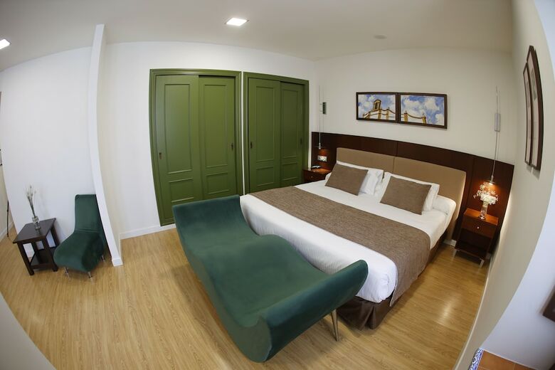 Hotel El Carmen (puente Genil)