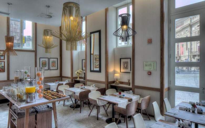 Hotel NH Collection Porto Batalha