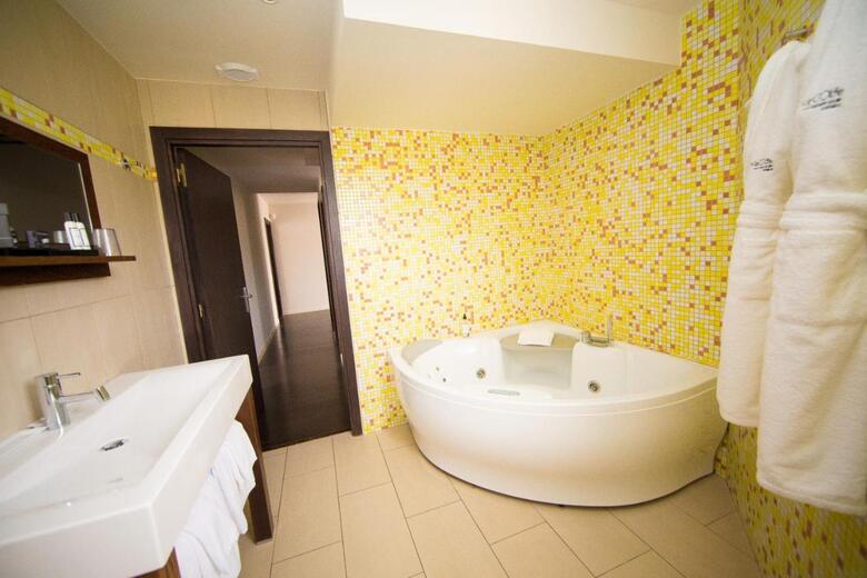 Hotel Le Golfe, Piscine & Spa Casanera