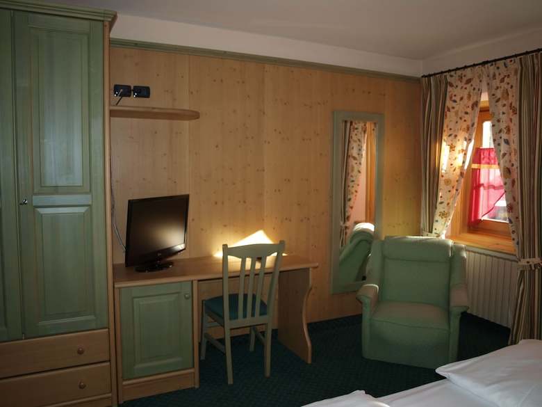 Hotel Alpina