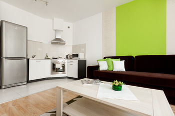 Corvin Plaza Apartments And Suites