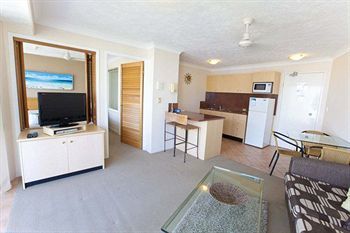 Hotel Surf Parade Resort