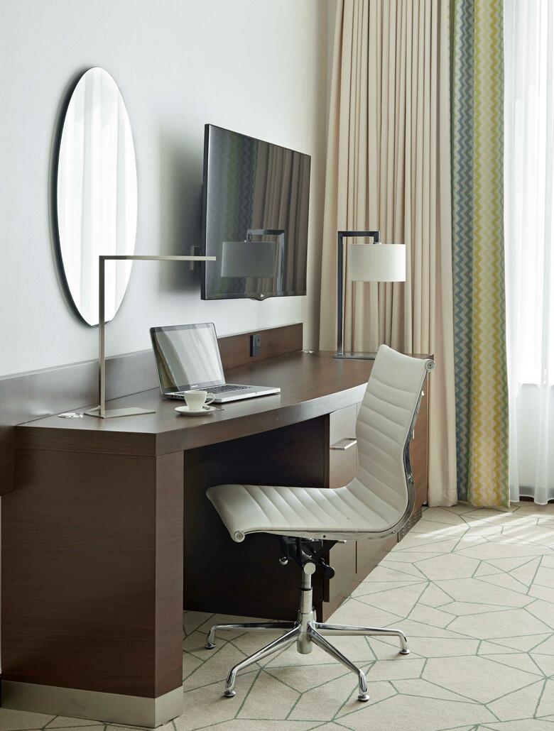 Hotel Hyatt Place Dubai Baniyas Square