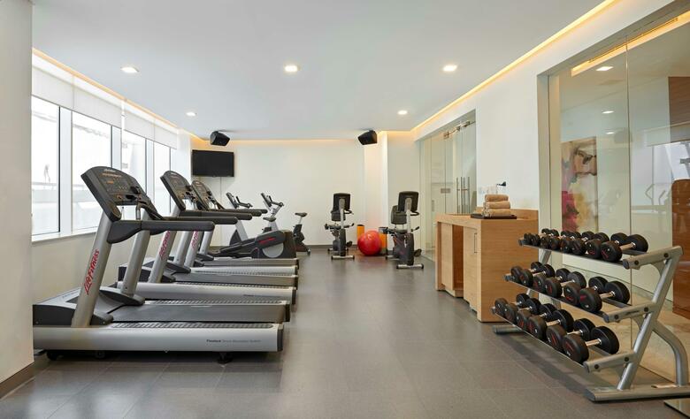 Hotel Hyatt Place Dubai Baniyas Square