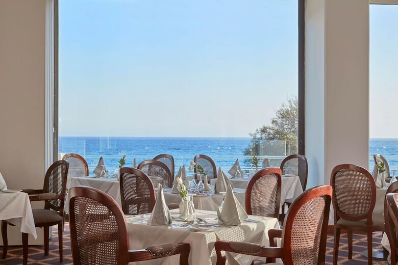 Hotel Grecian Bay