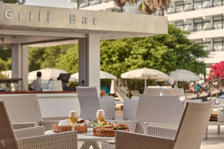Hotel Grecian Bay