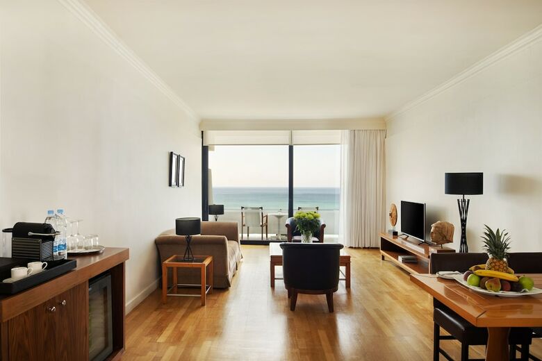 Hotel Grecian Bay