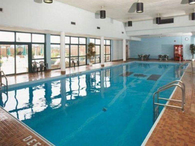 Travelodge Hotel Airlane