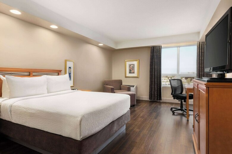 Hotel Executive Royal Inn North Calgary
