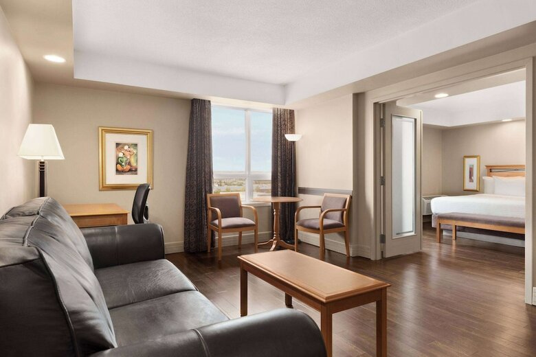 Hotel Executive Royal Inn North Calgary