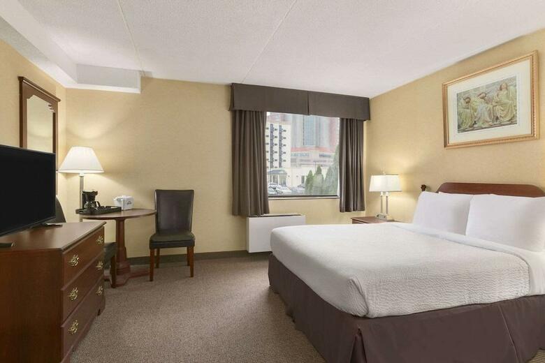 Hotel Days Inn Fallsview Casino