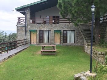 Hotel Woodsmoke Resort & Spa
