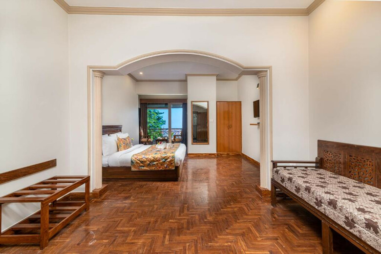 Hotel Summit Naldehra Grand Resort & Spa