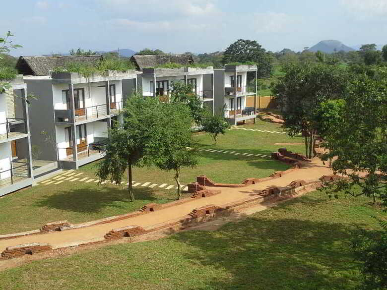 Hotel Aliya Resort & Spa