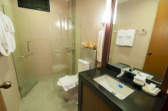 Hotel The Oriental Beach Resort