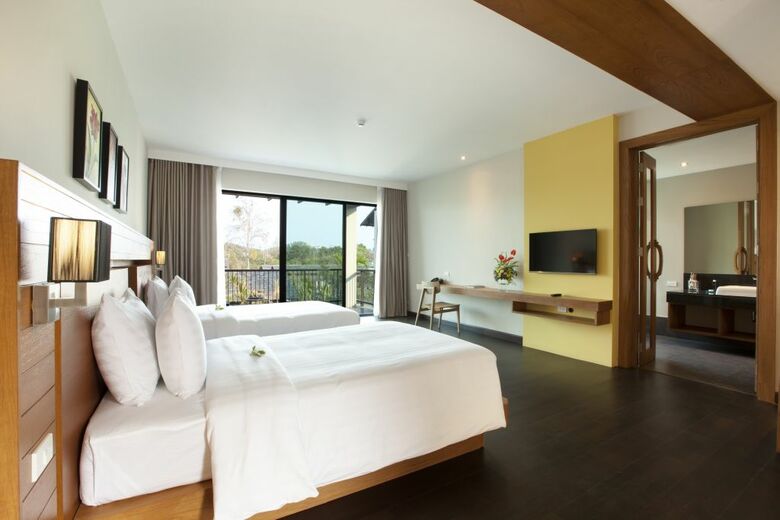 Hotel Bay Water Resort By The Unique Collection