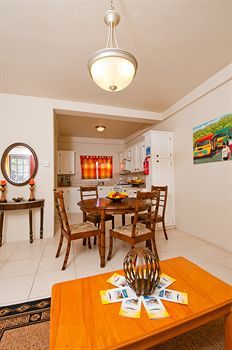 Hotel Grooms Beach Villa & Resort