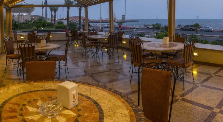 Hotel Al Borg Al Watheer