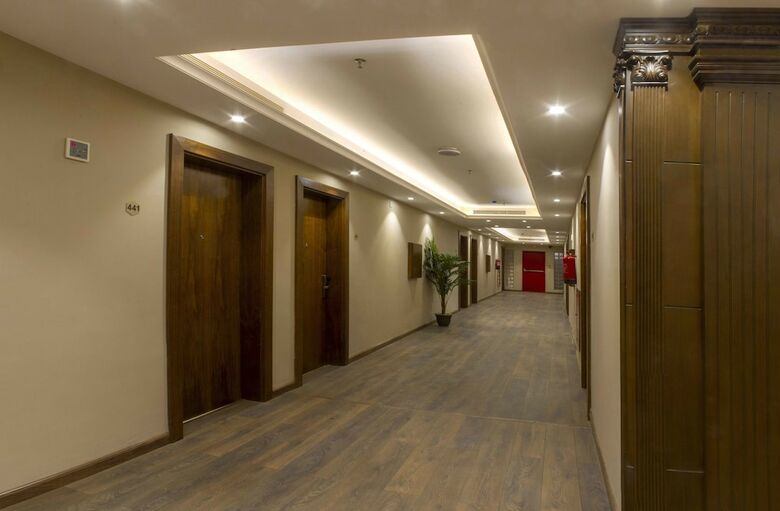 Hotel Al Borg Al Watheer