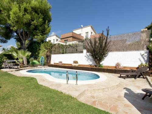 Cozy Holiday Home In Vendrell With Private Pool