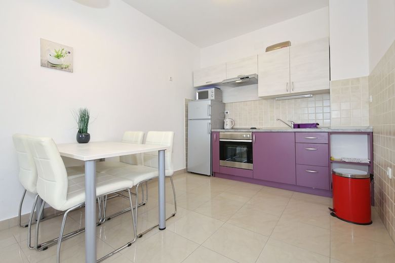 Be-bu-mar Apartments