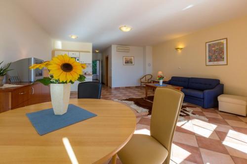 One-bedroom Apartment In Crikvenica Lvii