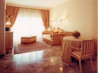 Aurelia Residence