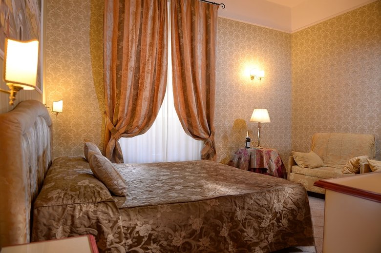 Hotel Golden