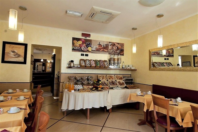 Hotel Lirico
