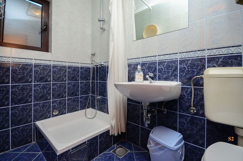 Apartments And Rooms Jaka
