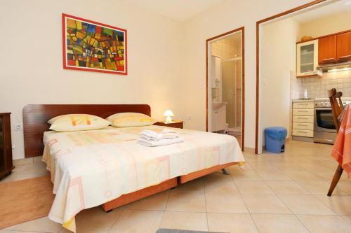 Apartments With A Parking Space Lumbarda (Korcula) - 4472