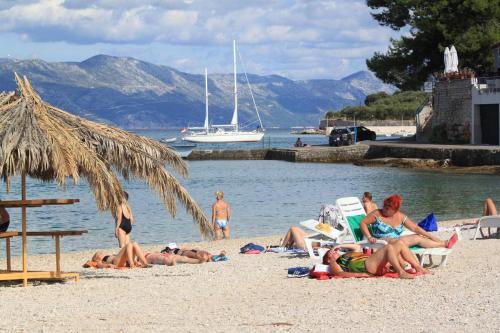 Apartments With A Parking Space Lumbarda (Korcula) - 4472