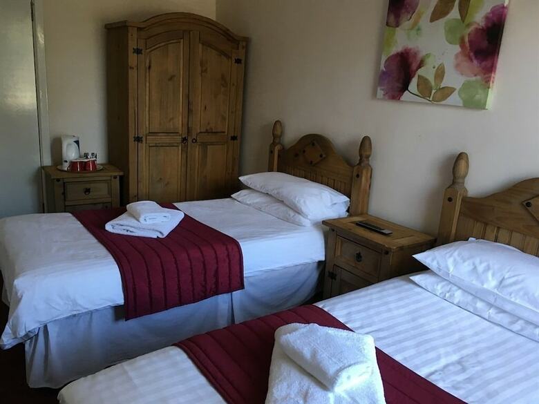 Novar Arms Hotel