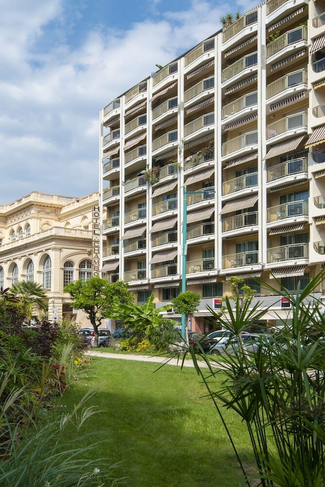 Chambord Hotel