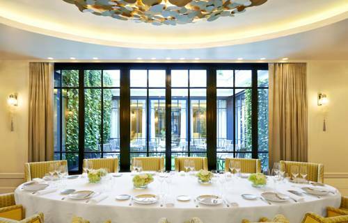Hotel Le Burgundy Paris