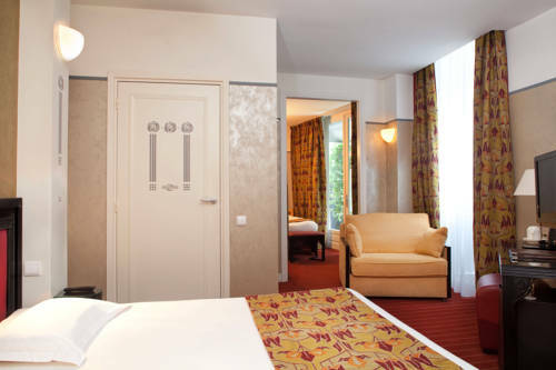 Hotel Eiffel Seine