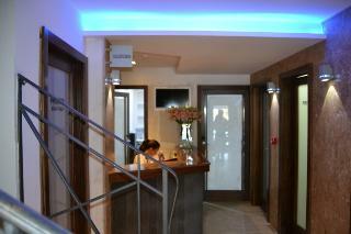 Pebbles Boutique Aparthotel
