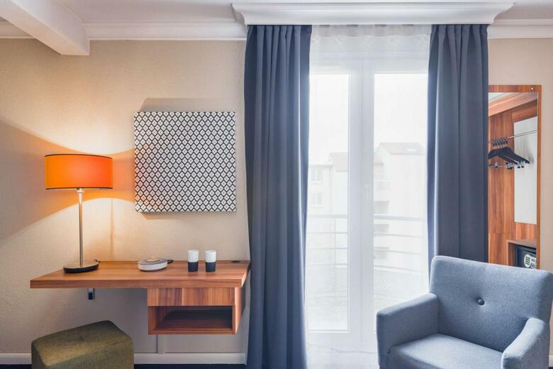 Atrium Hotel