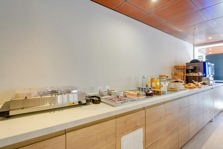 Atrium Hotel