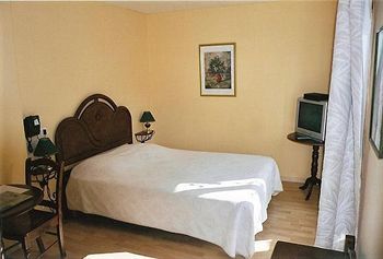 Hotel De La For�t