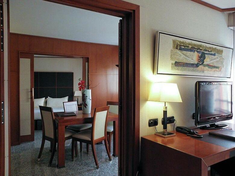 Hotel Goldstar Resort & Suites