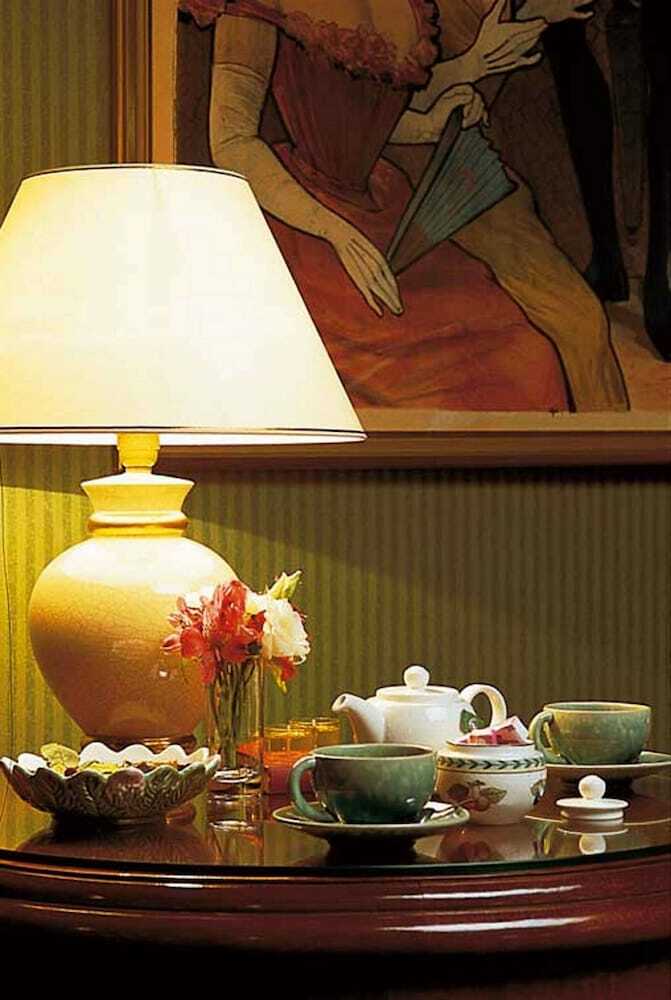 Hotel H�tel Artemisia Montmartre