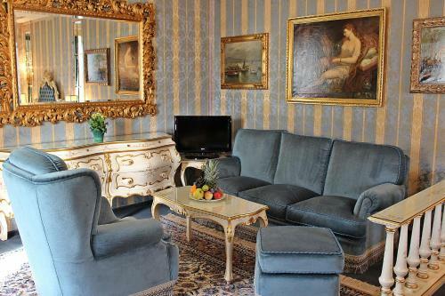 Palais Porcia Hotel