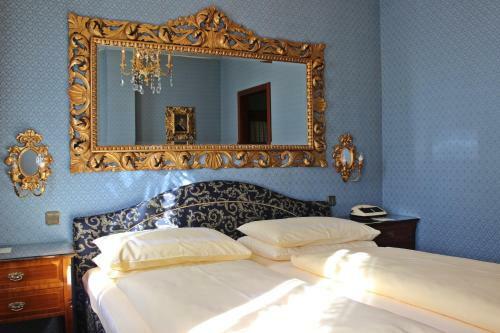Palais Porcia Hotel